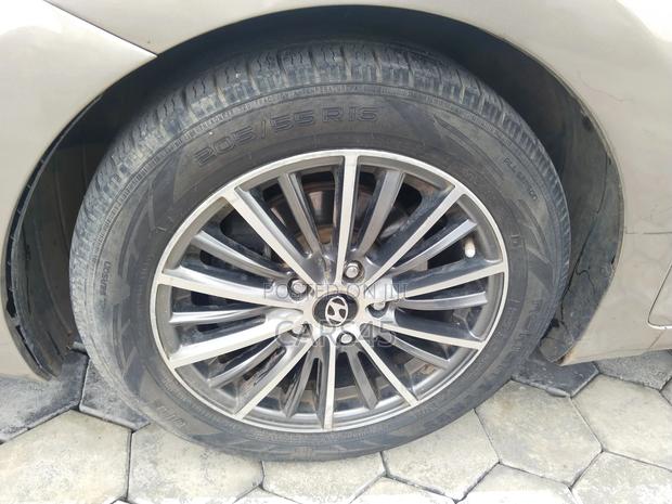 Hyundai Elantra 2015 Brown