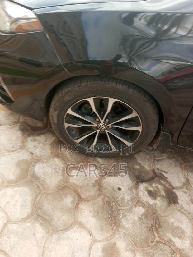 Toyota Corolla 2016 Black