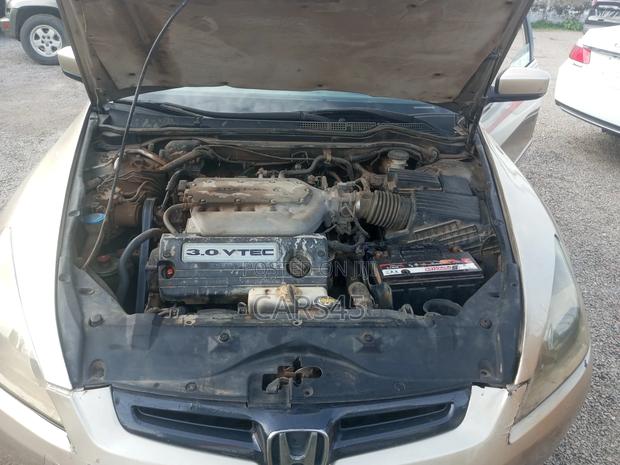 Honda Accord 2003 Gold