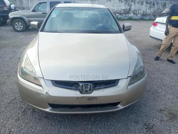 Honda Accord 2003 Gold