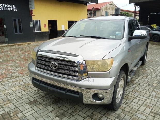 Toyota Tundra 2008 Gray