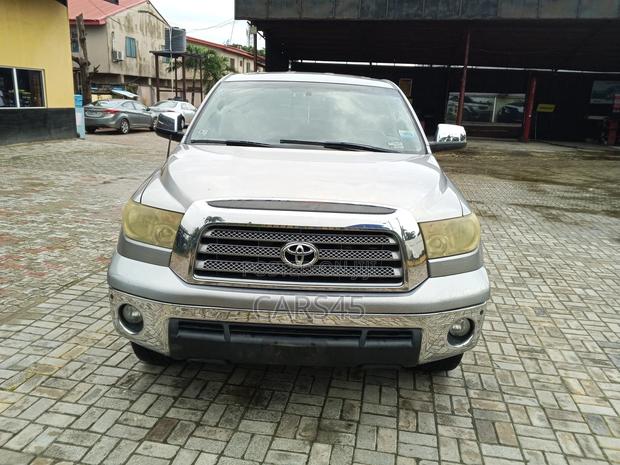 Toyota Tundra 2008 Gray