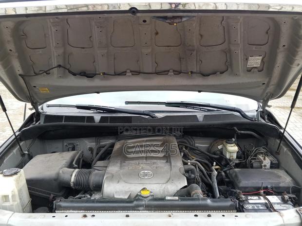 Toyota Tundra 2008 Gray