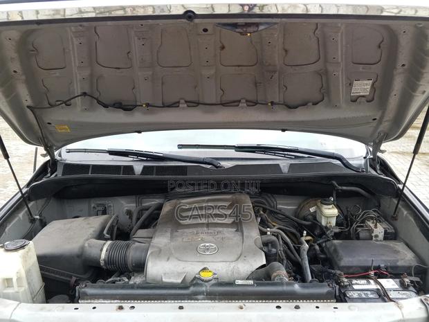 Toyota Tundra 2008 Gray