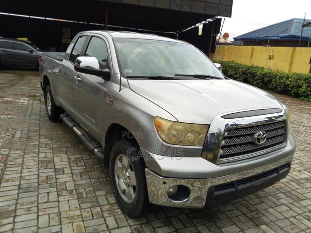 Toyota Tundra 2008 Gray