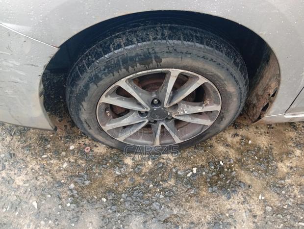 Toyota Verso 1.8 2013 Silver