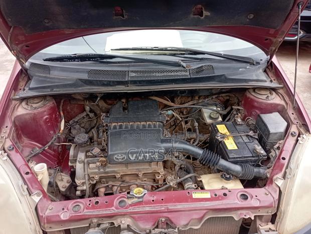 Toyota Yaris 2002 Burgandy
