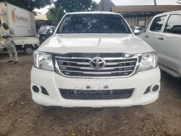 Toyota Hilux 2008 White