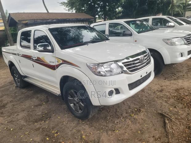 Toyota Hilux 2008 White