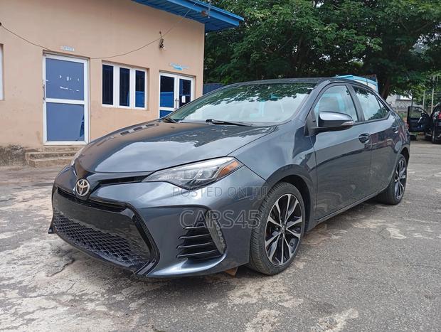 Toyota Corolla 2017 Gray