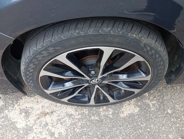Toyota Corolla 2017 Gray