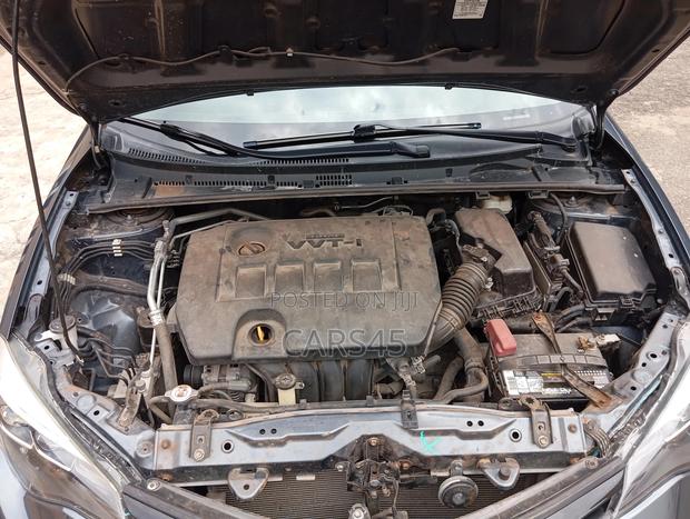 Toyota Corolla 2017 Gray