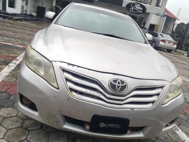 Toyota Camry 2011 Silver