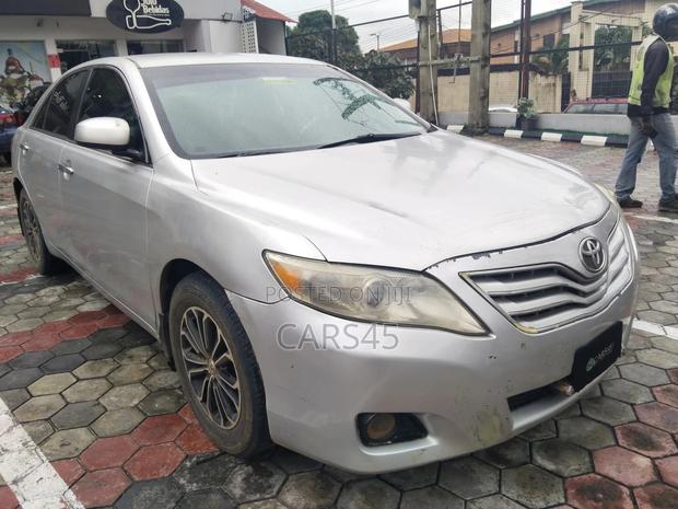 Toyota Camry 2011 Silver