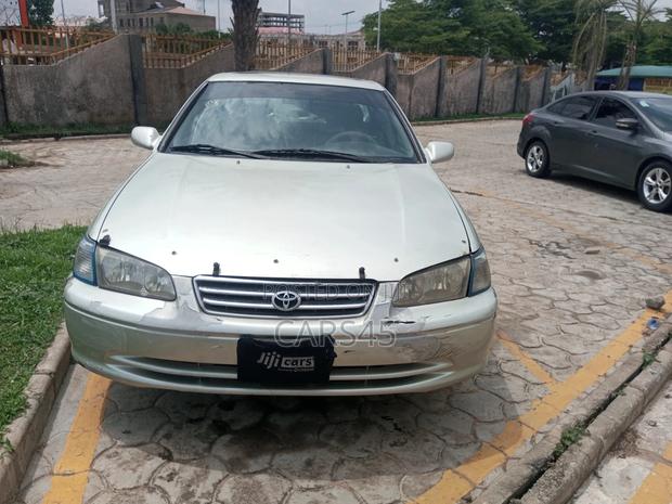 Toyota Camry 2001 Silver