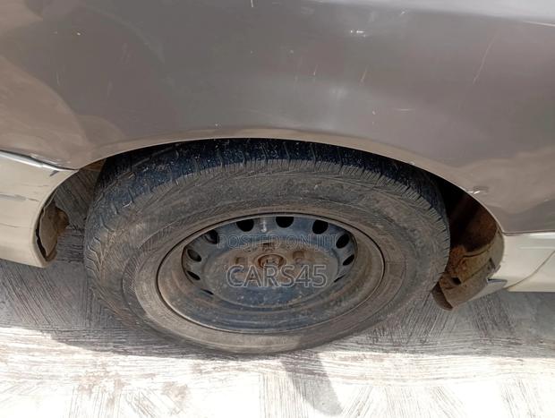 Toyota Sienna 1999 Gold