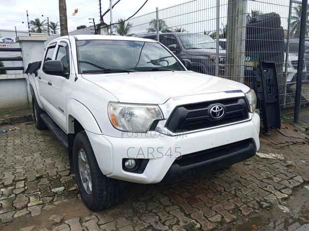 Toyota Tacoma Access Cab 4x4 2.7L 4-Cyl. 5-Speed Manual 2013 White
