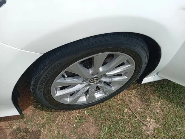 Toyota Camry 2018 White