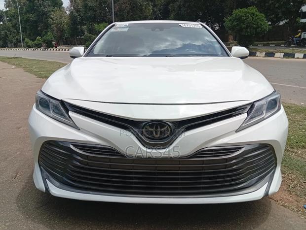 Toyota Camry 2018 White