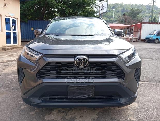 Toyota RAV4 2024 Gray