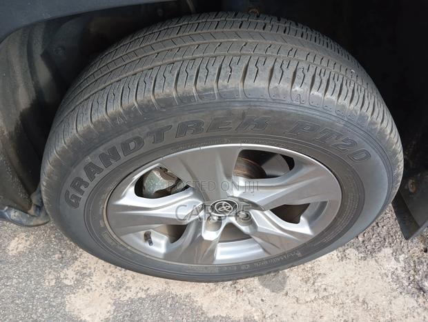 Toyota RAV4 2024 Gray