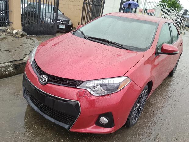 Toyota Corolla 2015 Red