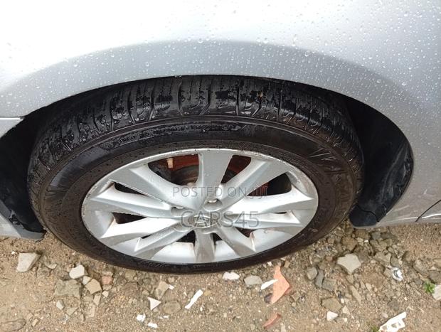 Lexus ES 2012 Silver