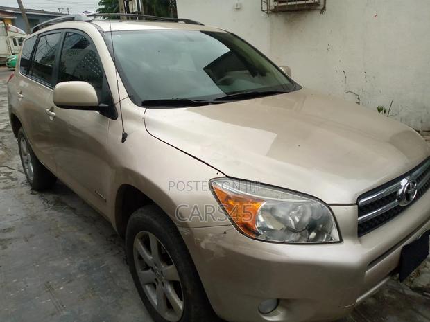 Toyota RAV4 2006 Gold