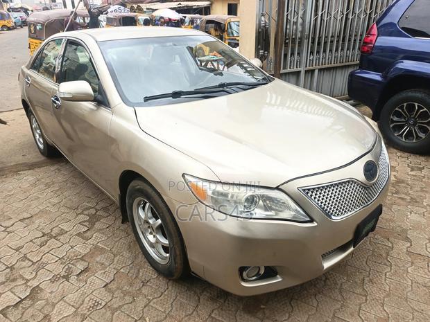 Toyota Camry 2007 Gold