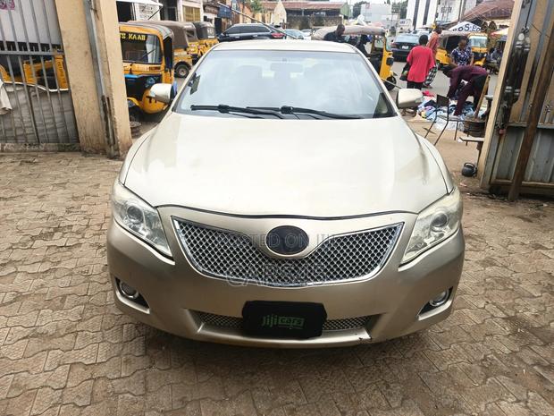 Toyota Camry 2007 Gold