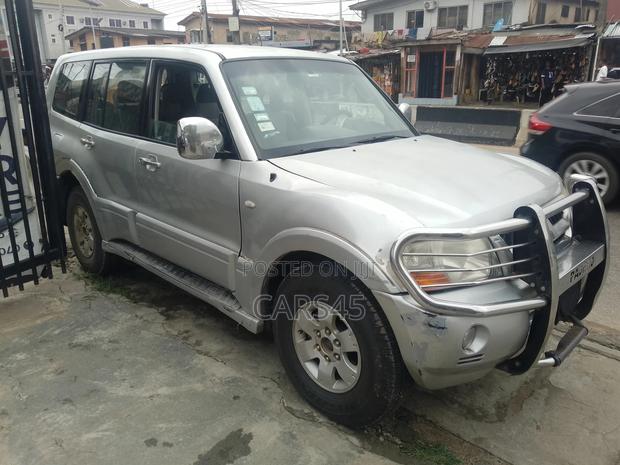 Mitsubishi Pajero 2005 Silver