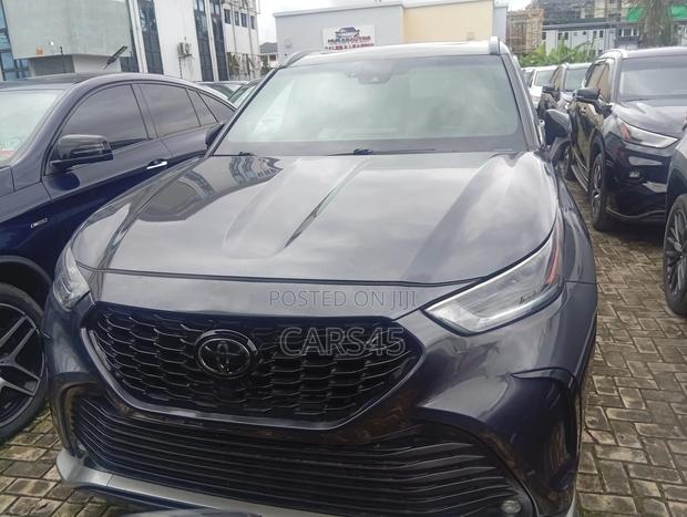 Toyota Highlander 2021 Gray