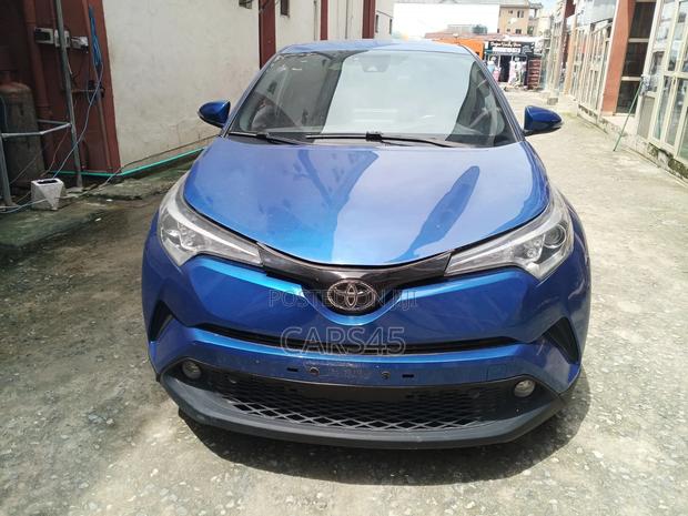 Toyota C-HR 2019 Blue