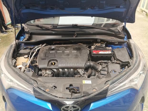 Toyota C-HR 2019 Blue