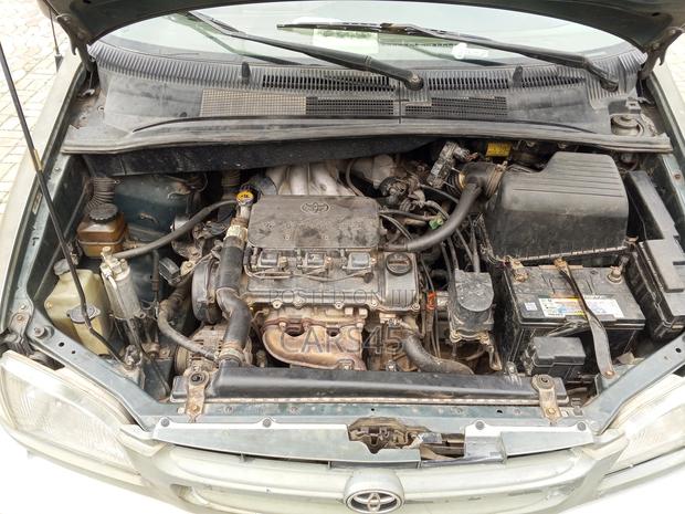 Toyota Sienna 1999 Green