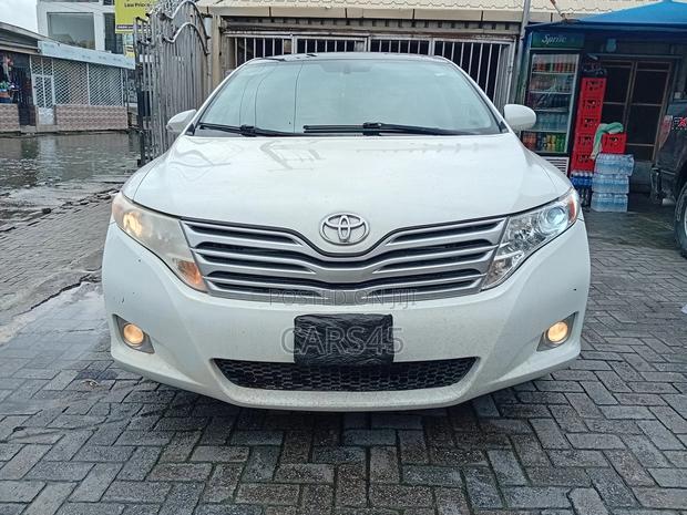 Toyota Venza V6 AWD 2010 White