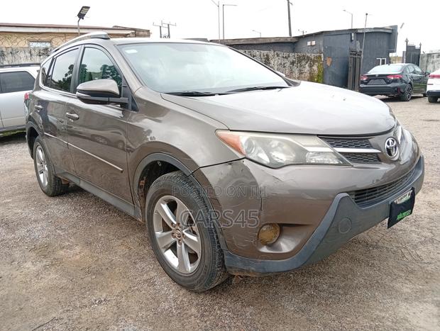 Toyota RAV4 LE 4dr SUV AWD (2.5L 4cyl 6A) 2015 Gray