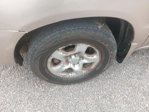 Toyota Highlander 2005 Gold
