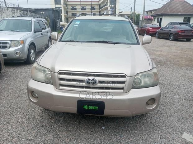 Toyota Highlander 2005 Gold