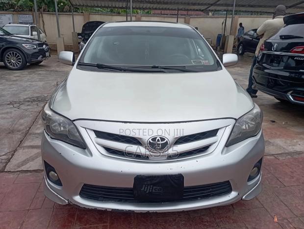 Toyota Corolla 2012 Silver
