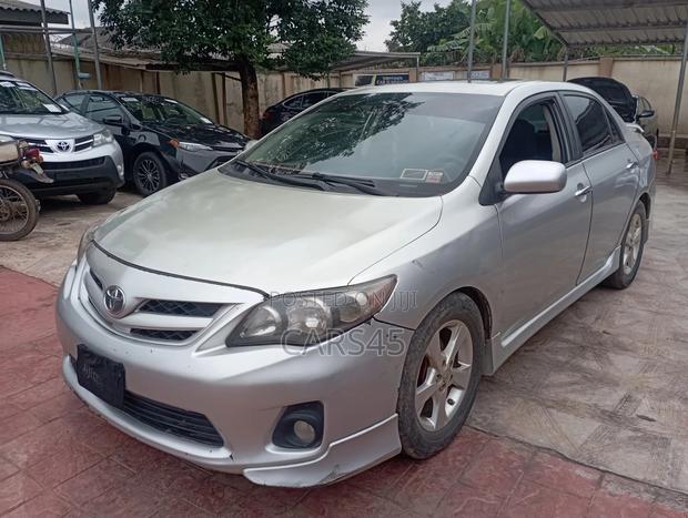 Toyota Corolla 2012 Silver
