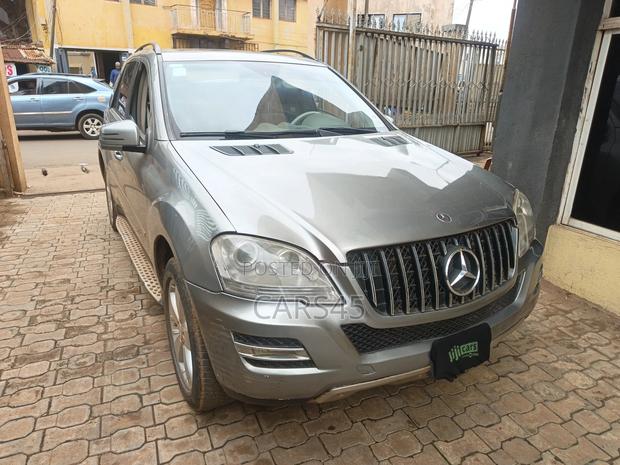 Mercedes-Benz M Class 2010 Gray