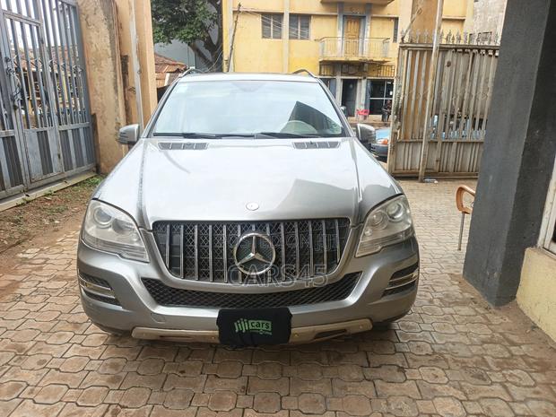 Mercedes-Benz M Class 2010 Gray