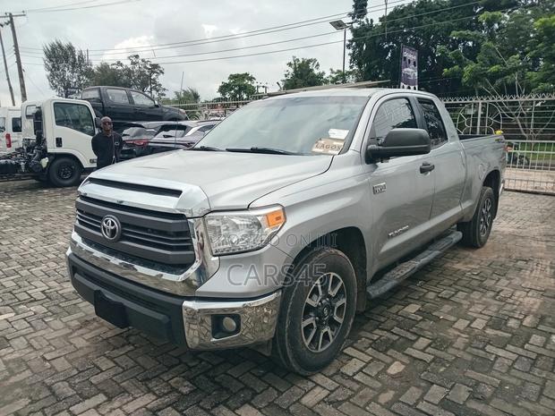 Toyota Tundra 2014 Silver