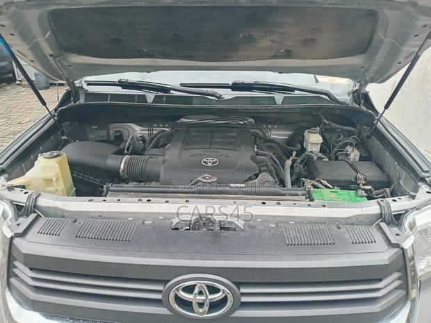 Toyota Tundra 2014 Silver