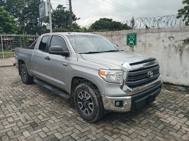 Toyota Tundra 2014 Silver