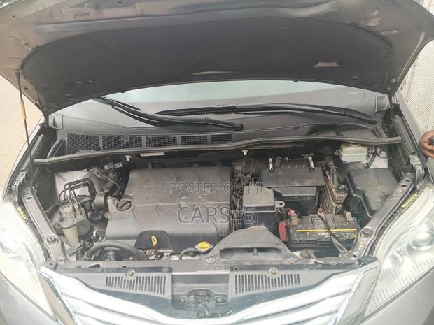 Toyota Sienna 2014 Gray