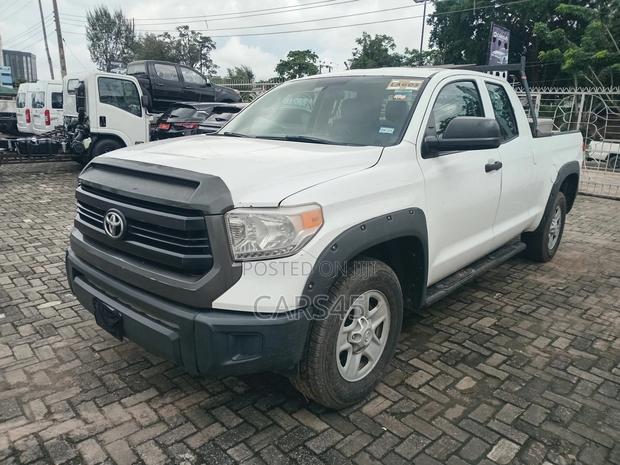 Toyota Tundra 2016 White