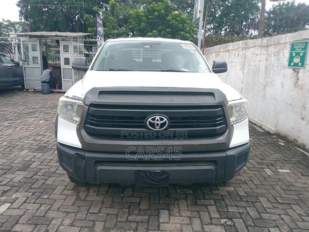 Toyota Tundra 2016 White