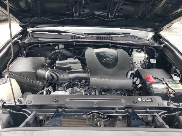 Toyota Tacoma 2019 Black